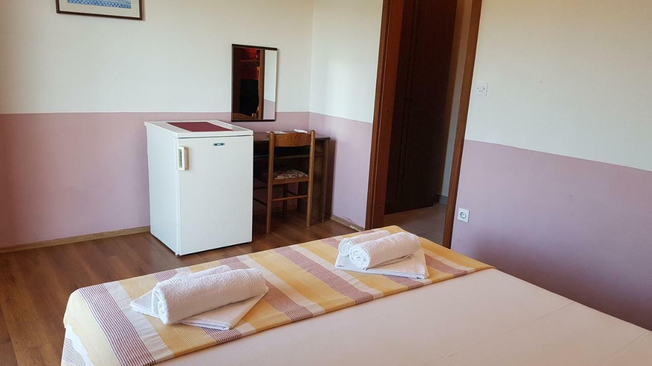 ילסה Apartments And Room Caric מראה חיצוני תמונה