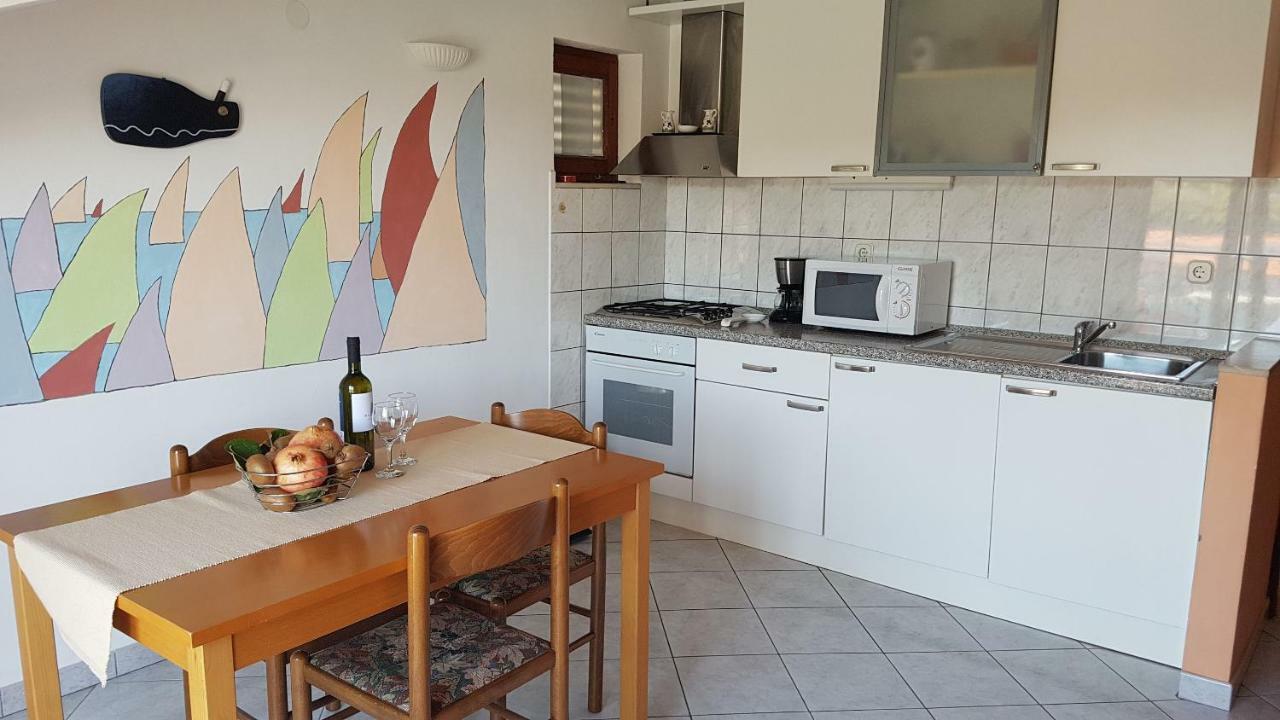 ילסה Apartments And Room Caric מראה חיצוני תמונה